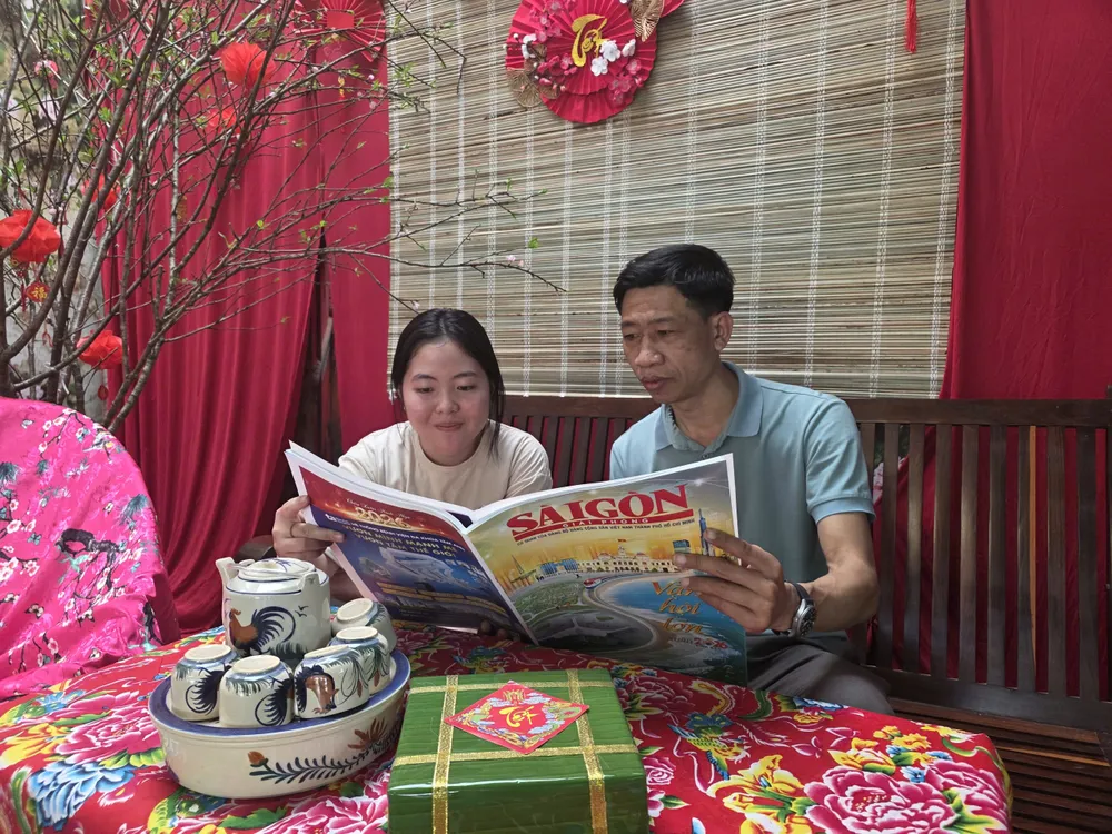 Báo Xuân SGGP đến với người dân phường Buôn Ma Thuột, tỉnh Đắk Lắk.jpg