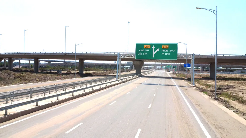 Đề xuất lùi thời gian khai thác đường cao tốc Biên Hòa - Vũng Tàu sang tháng 4-2026