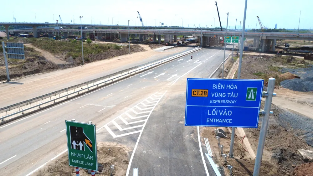 Dự án thành phần 2 cao tốc Biên Hoà - Vũng Tàu đoạn qua Đồng Nai chuẩn bị đi vào hoạt động. Ảnh: PHÚ NGÂN