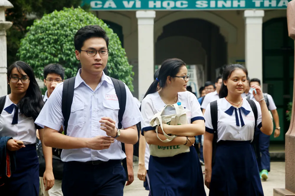 Con thi, bố mẹ cũng thi… ảnh 11