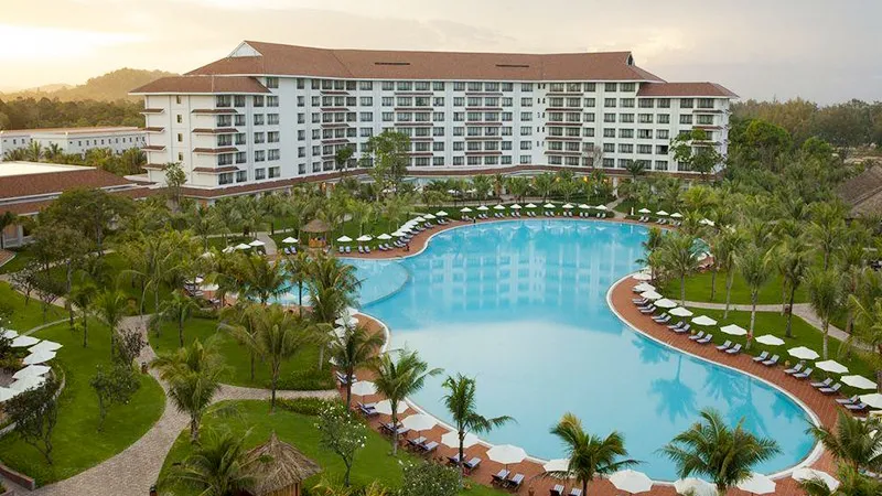 Sau gần 1 năm đăng quang, Miss Grand International 2016 đã làm gì? ảnh 3