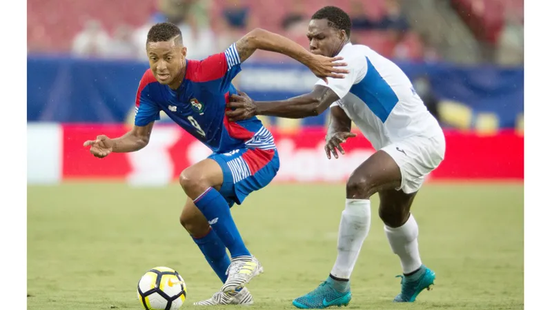 Panama (trái) có thắng lợi vất vả trước Nicaragua