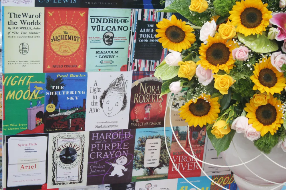 Triển lãm sách kỷ niệm 200 năm của NXB HarperCollins ảnh 1