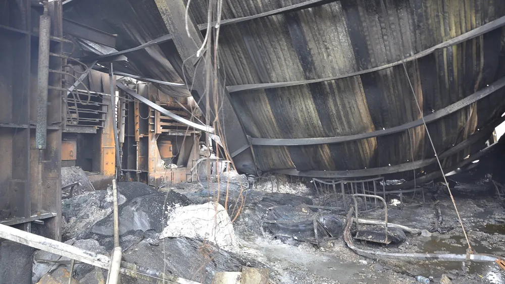 Hơn 240 chiến sĩ, 45 xe chữa cháy chống chọi đám cháy kinh hoàng tại Bình Chánh ảnh 7