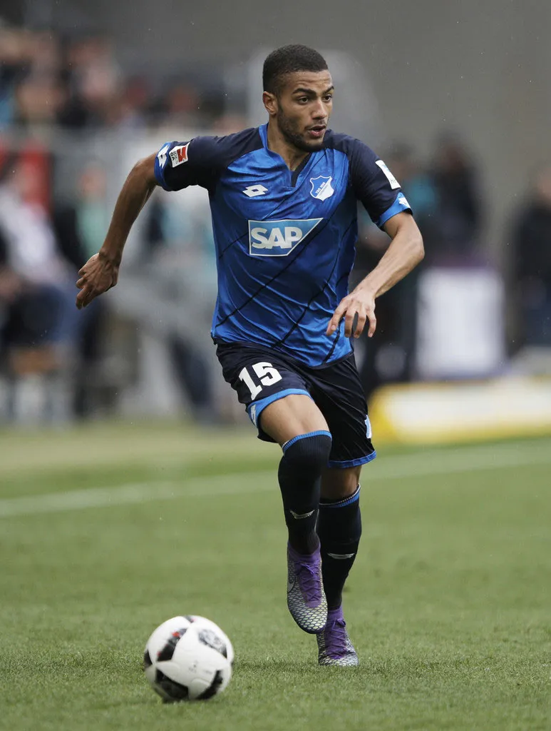 Toljan đi hay ở? ảnh 1