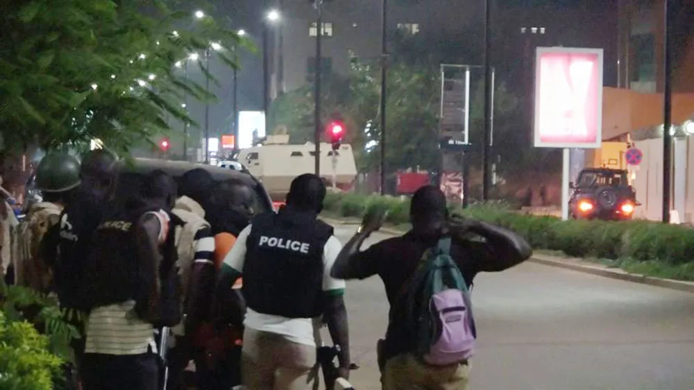 Khủng bố tấn công nhà hàng ở Burkina Faso, ít nhất 18 người thiệt mạng ảnh 1