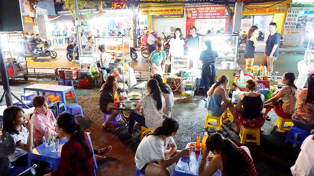 Mở phố bán hàng rong khu vực trung tâm thành phố ảnh 2