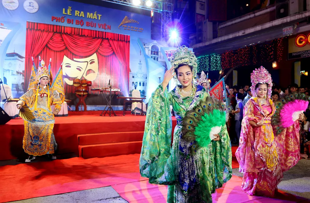 Nhộn nhịp khai trương Phố đi bộ Bùi Viện ảnh 10