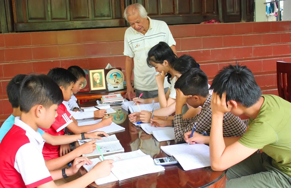 Lớp học tình thương của cựu binh tuổi 80 ảnh 2