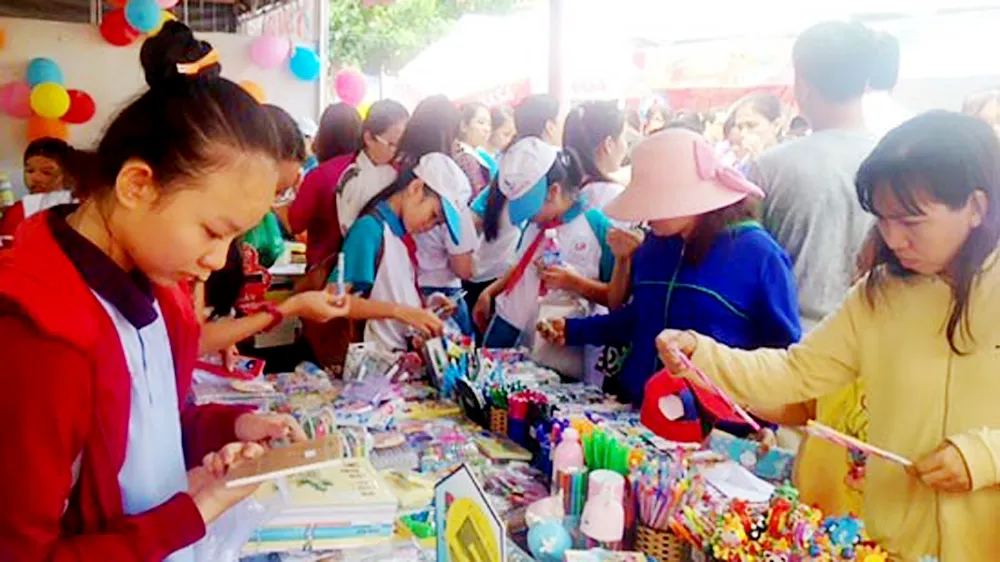 Thận trọng khi lựa chọn đồ dùng học tập cho con ảnh 1