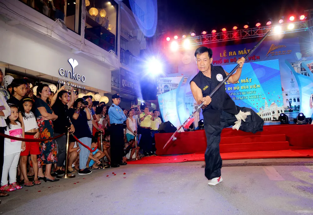 Nhộn nhịp khai trương Phố đi bộ Bùi Viện ảnh 7