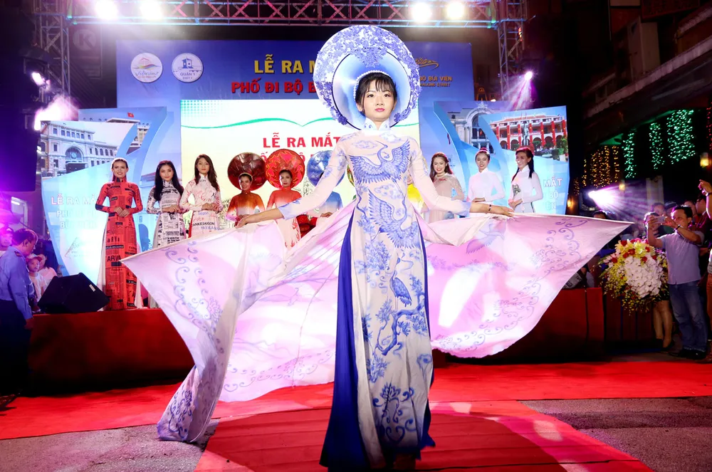 Nhộn nhịp khai trương Phố đi bộ Bùi Viện ảnh 4