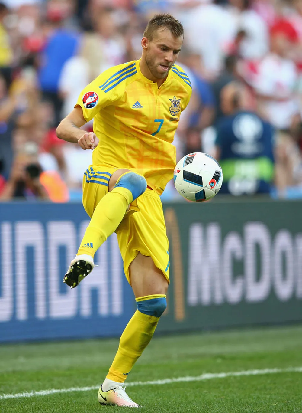 Chờ Yarmolenko tỏa sáng ảnh 1