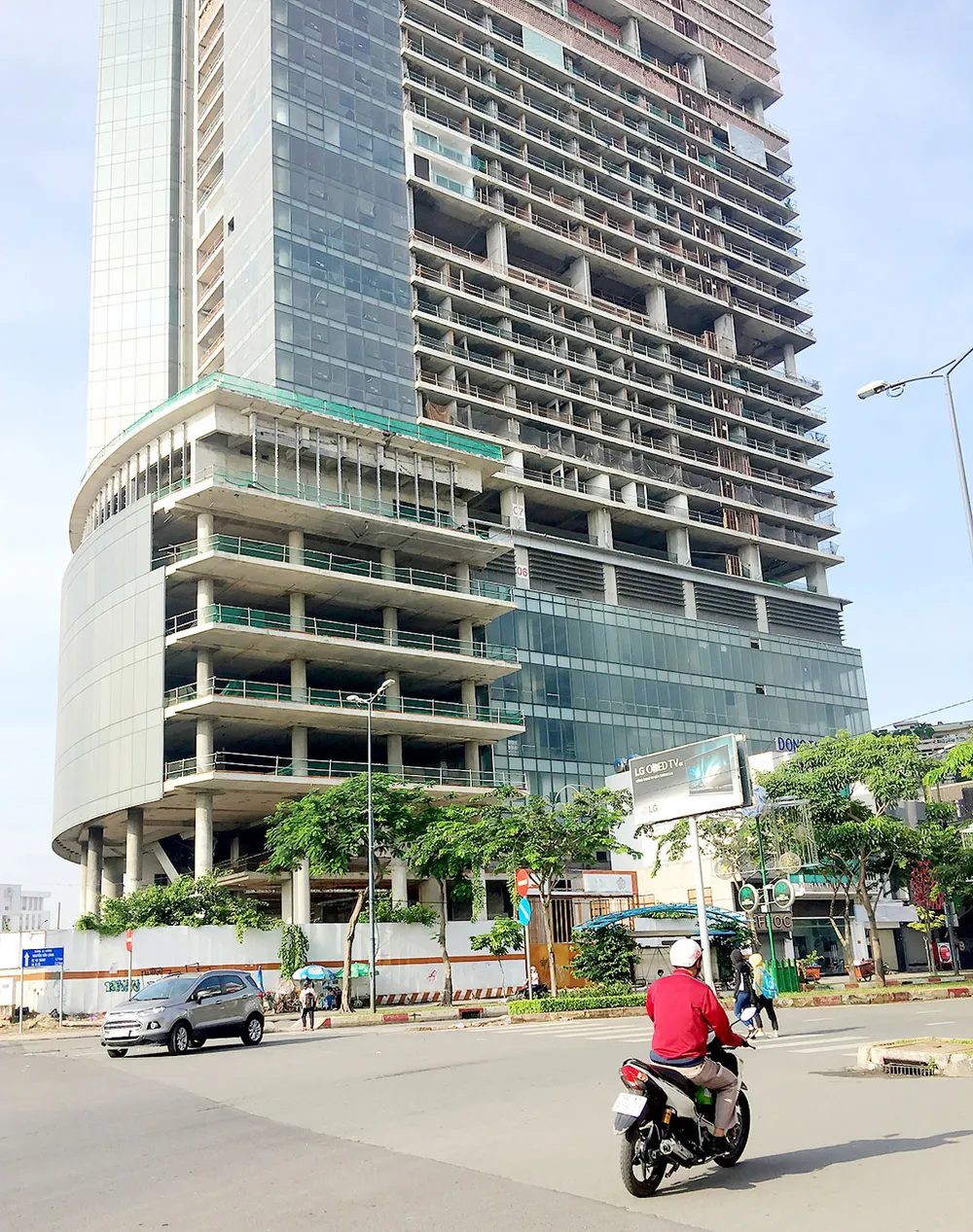 Bán cao ốc để thu hồi nợ: Quyền lợi người mua căn hộ được bảo đảm? ảnh 1