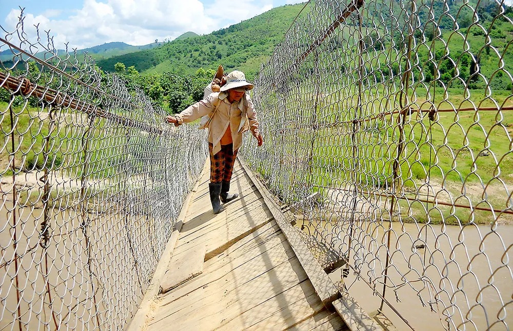 Cầu treo Tà Pook tuột dây văng ảnh 1