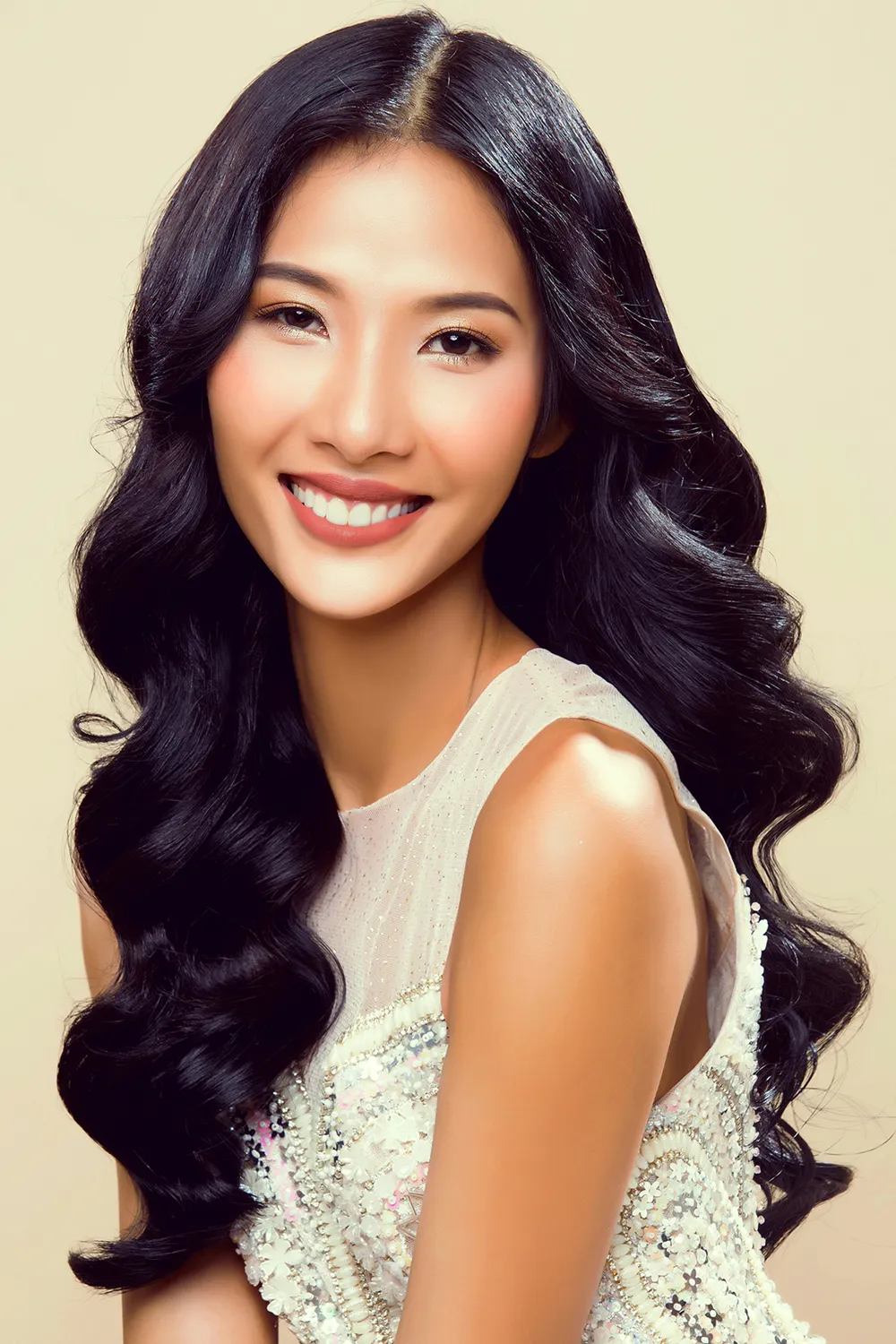 Hoàng Thùy: “Tôi tự tin với kinh nghiệm quốc tế của mình” ảnh 3