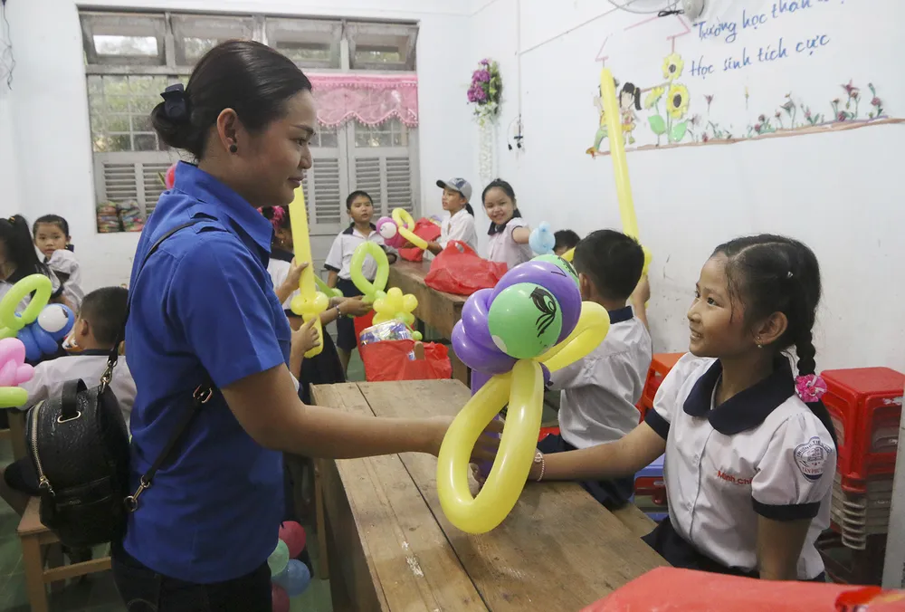 Mang “Trung thu mơ ước” đến với trẻ em Bến Tre ảnh 7