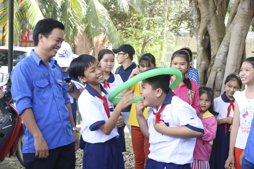 Mang “Trung thu mơ ước” đến với trẻ em Bến Tre ảnh 12