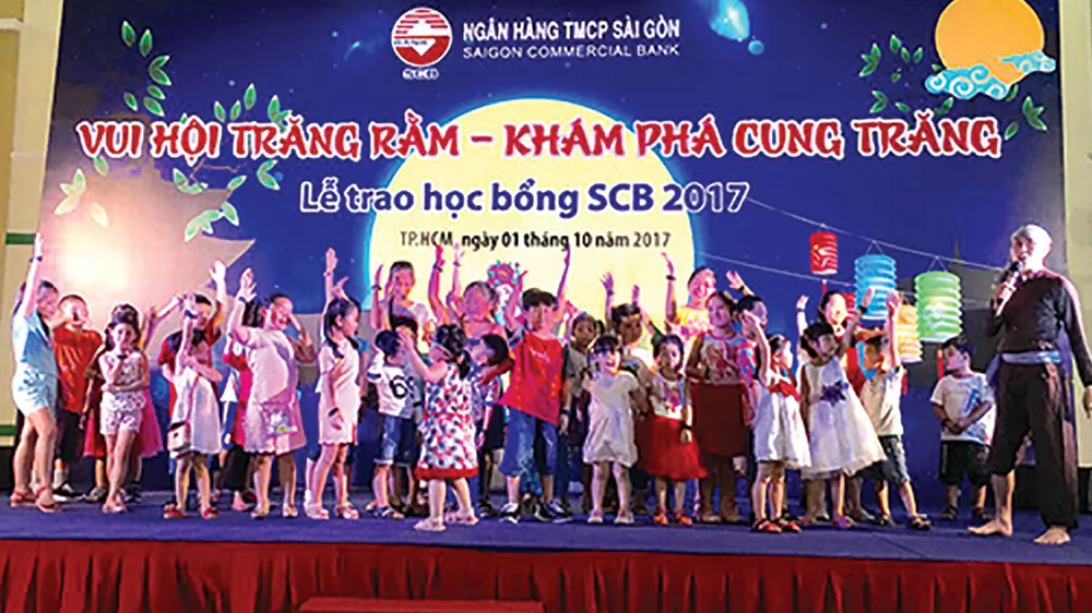 SCB tổ chức chương trình  “Vui hội trăng rằm, khám phá cung trăng” ảnh 2
