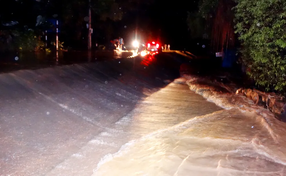 Hạ lưu ngập lụt, hồ Cửa Đạt tại Thanh Hoá ngừng xả lũ ảnh 2