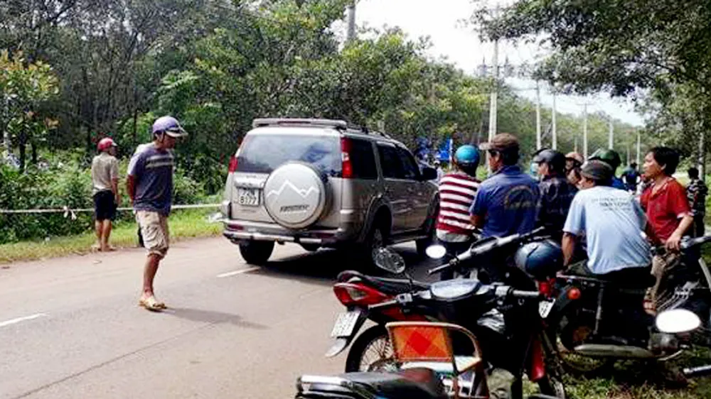 Người đàn ông nghi bị sát hại, vứt xác xuống mương trong lô cao su ảnh 3