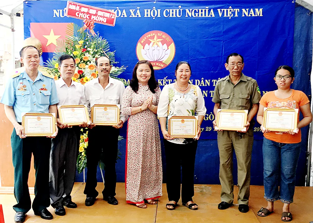 Khu phố nghĩa tình ảnh 1