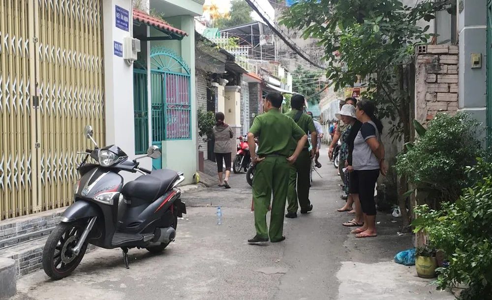 Bắt giữ nam thanh niên dùng hung khí đâm gục 2 cha con hàng xóm rồi hô cướp ảnh 2