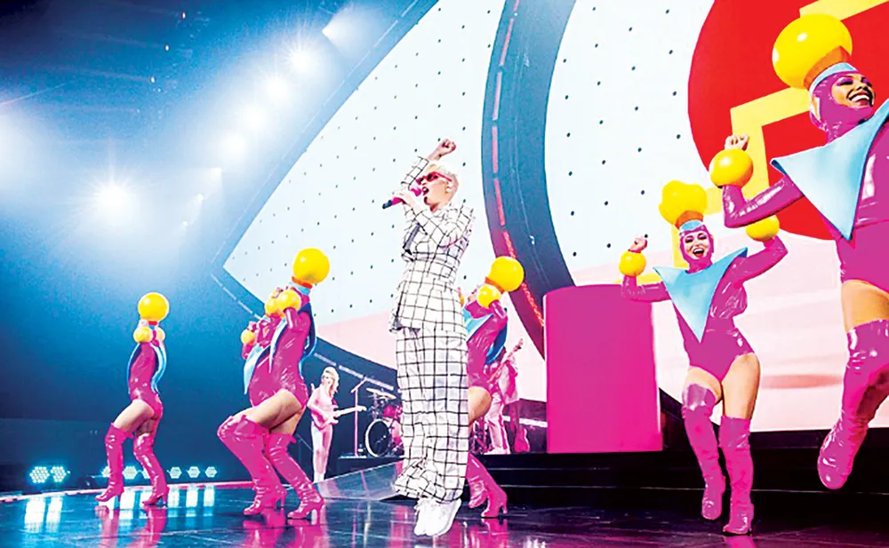 Thời trang Việt vươn ra thế giới ảnh 1