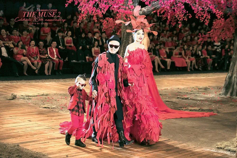 Nhà thiết kế Đỗ Mạnh Cường: 10 năm đam mê - cảm hứng ảnh 1