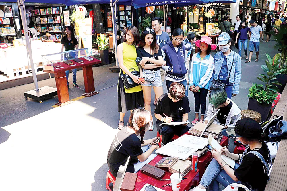 Nhân rộng mô hình đường sách: Còn nhiều nỗi lo  ảnh 2
