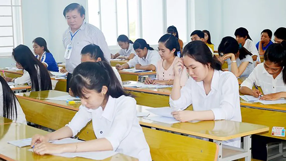 Chương trình phổ thông mới phải bảo đảm giảm tải ảnh 1