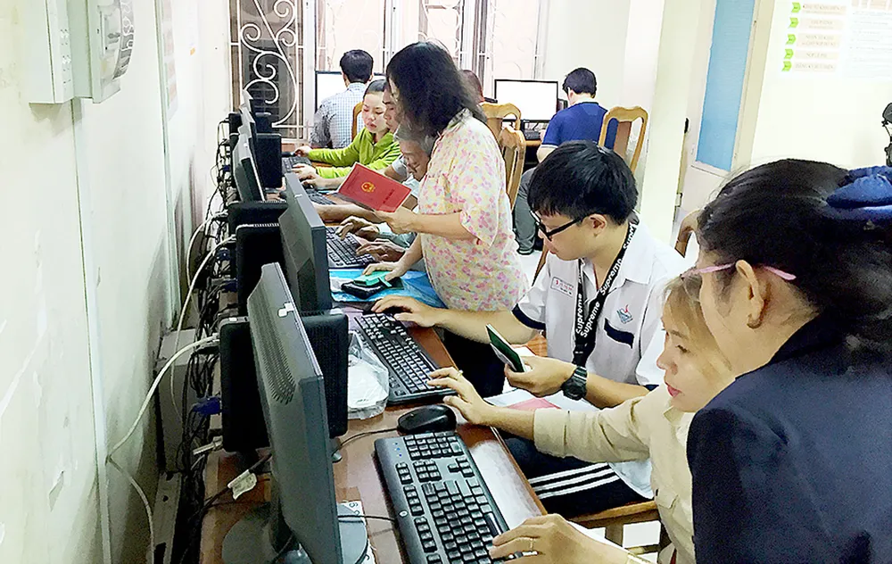 Niềm vui khi đi làm hộ chiếu ảnh 1