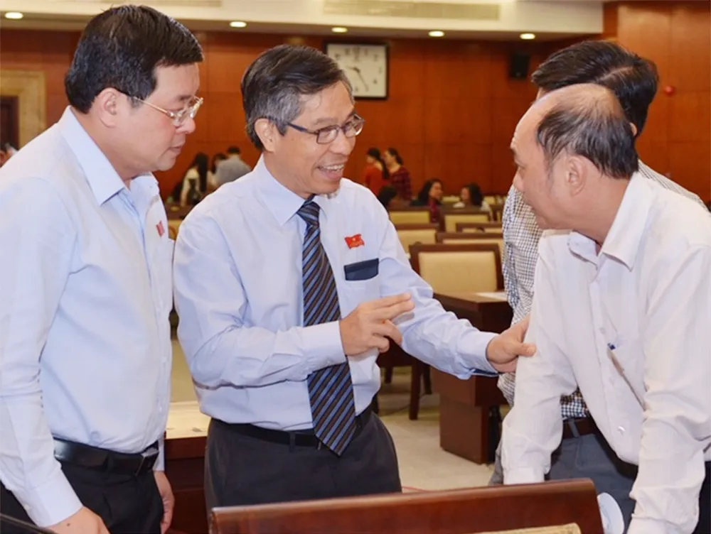 Không chờ vào “bánh ngân sách” ảnh 1