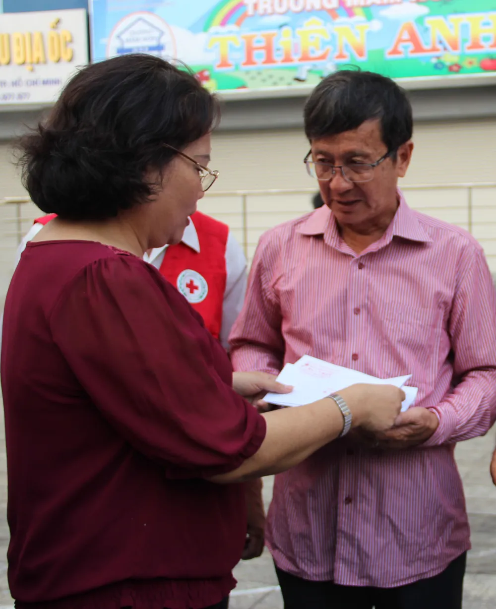 Nhiều hoạt động hỗ trợ các nạn nhân trong vụ cháy chung cư Carina ảnh 5