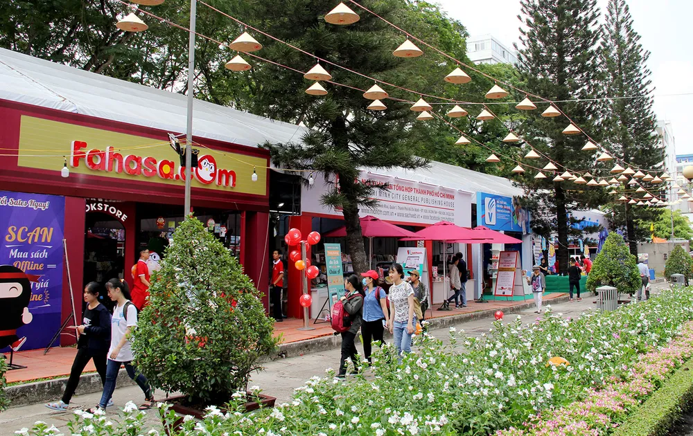 Rộn ràng Hội sách TPHCM ảnh 14