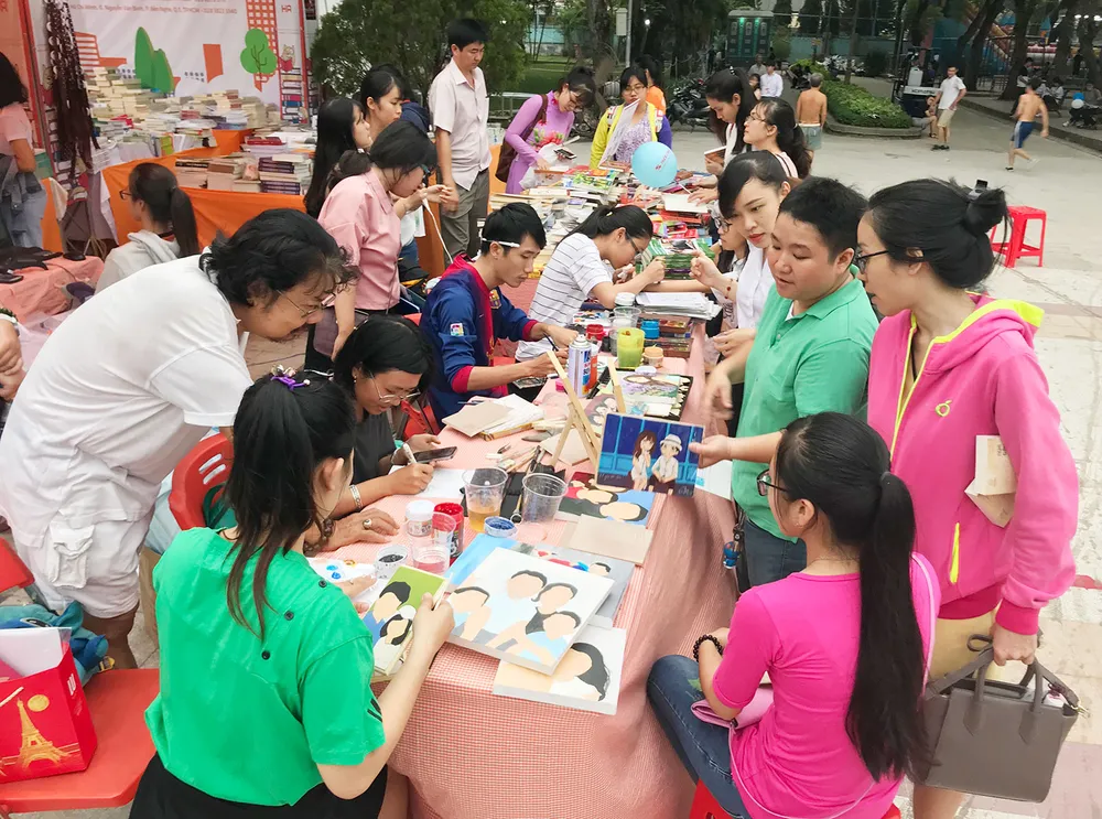 Rộn ràng Hội sách TPHCM ảnh 26