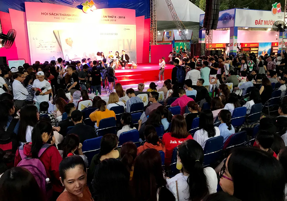 Rộn ràng Hội sách TPHCM ảnh 11