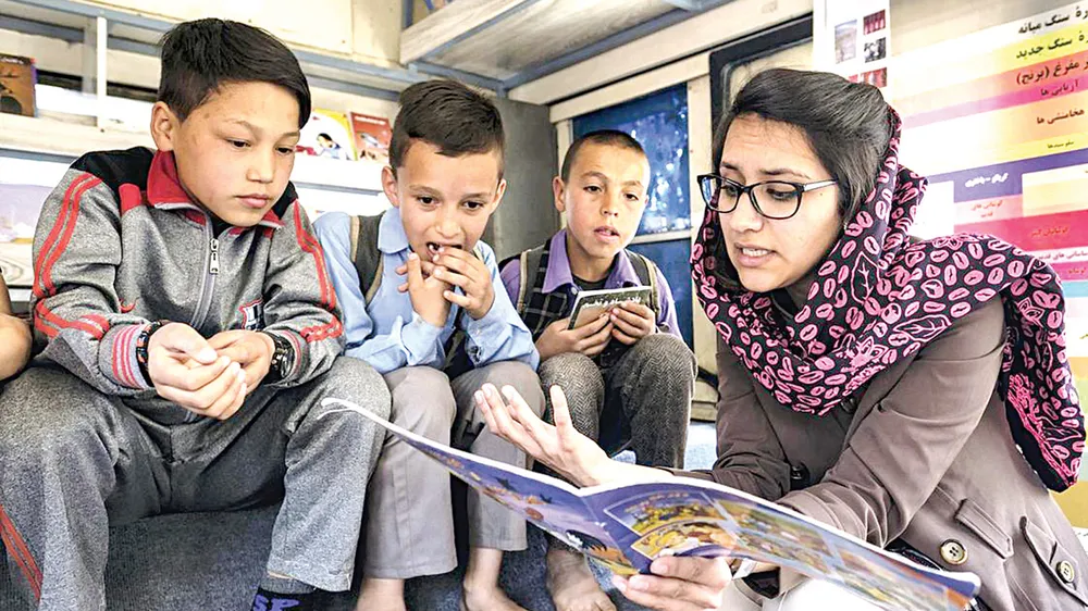 Xe sách yêu thương ảnh 1