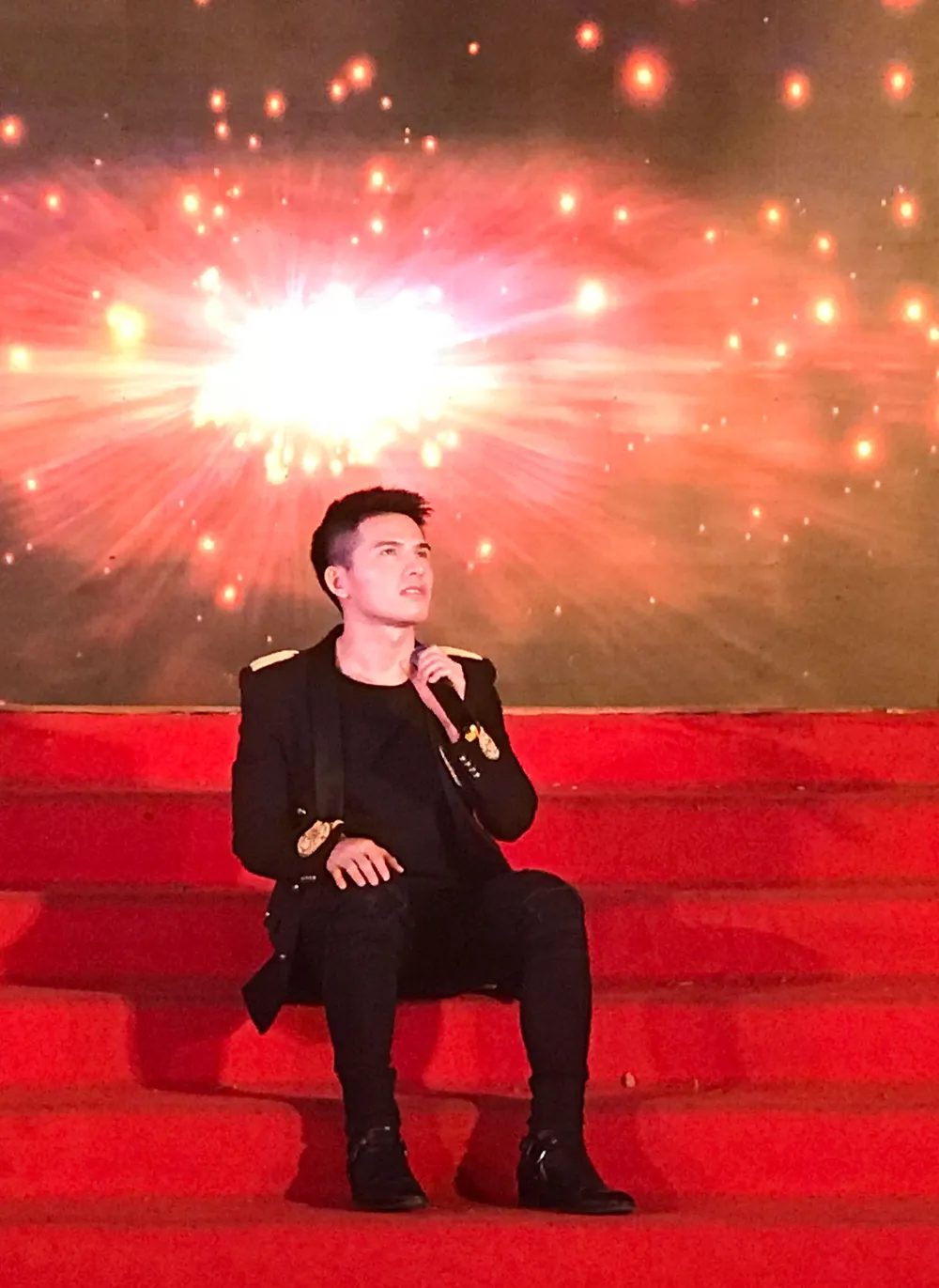 Chương trình ca nhạc đặc biệt và giao lưu “Như hoa không tên“ ảnh 4