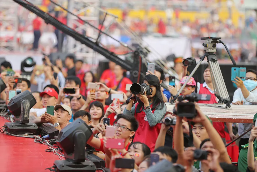 Nghề báo trên từng chặng đường tác nghiệp ảnh 5