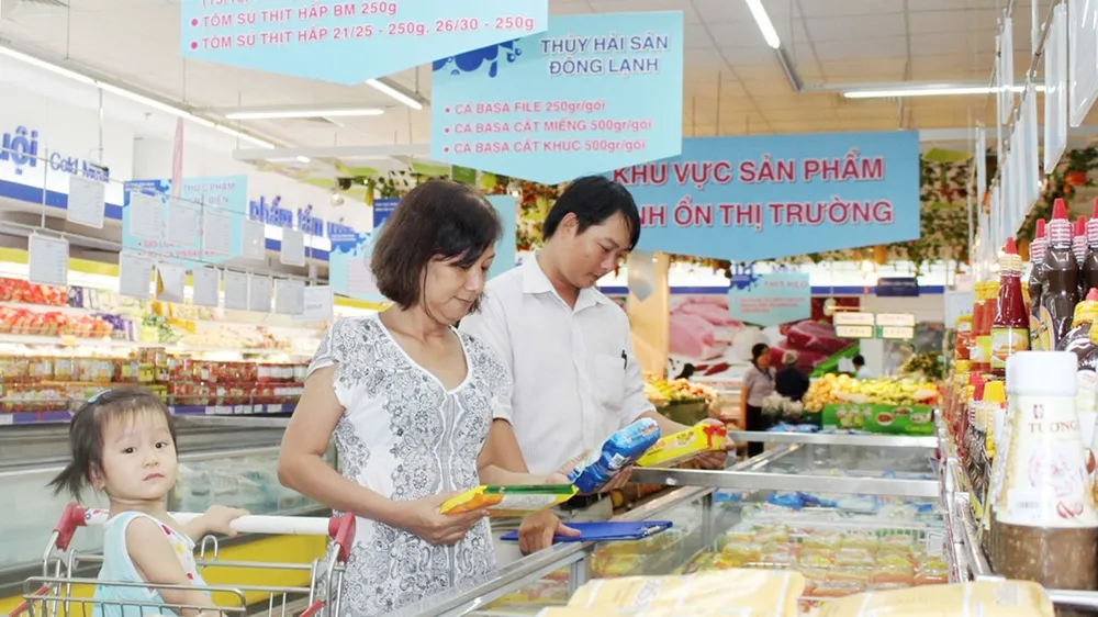 Tiếp tục bình ổn giá hàng hóa hỗ trợ người dân