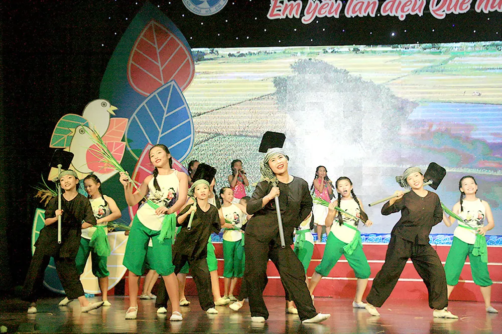 Sức hấp dẫn của sân chơi âm nhạc trẻ thơ ảnh 1