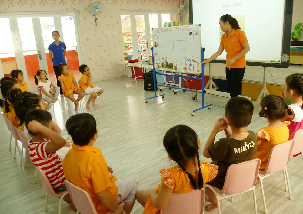 Dạy tiếng Anh ở trường mầm non: Cần thống nhất chương trình và kinh phí hoạt động ảnh 1