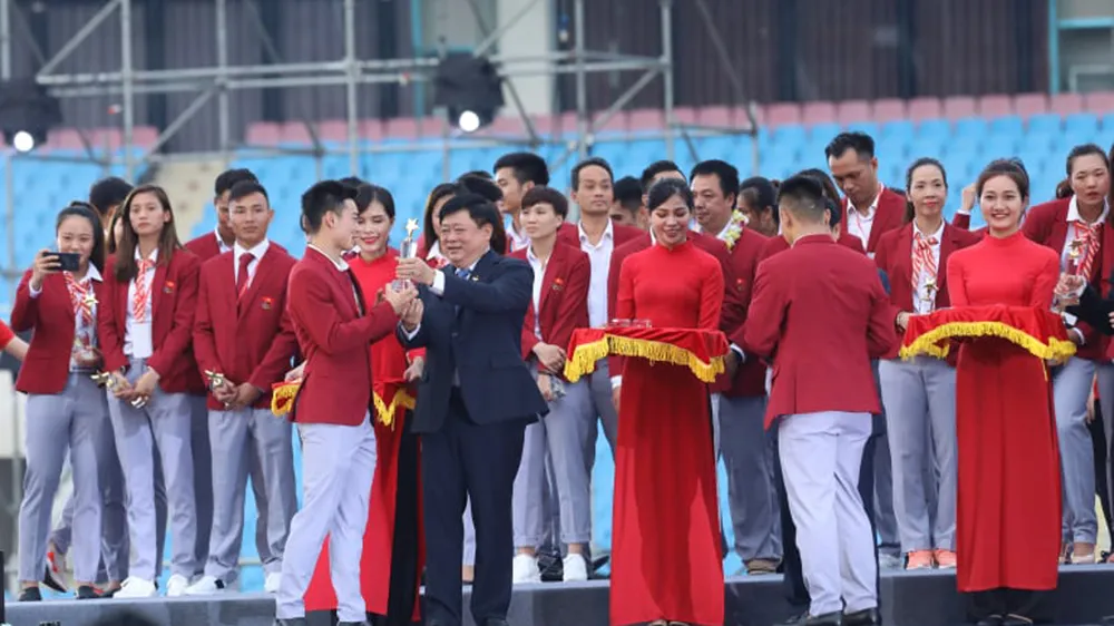 HLV Park Hang-seo: “Chúng tôi sẽ nỗ lực để giành chiến thắng ở AFF Cup“ ảnh 17