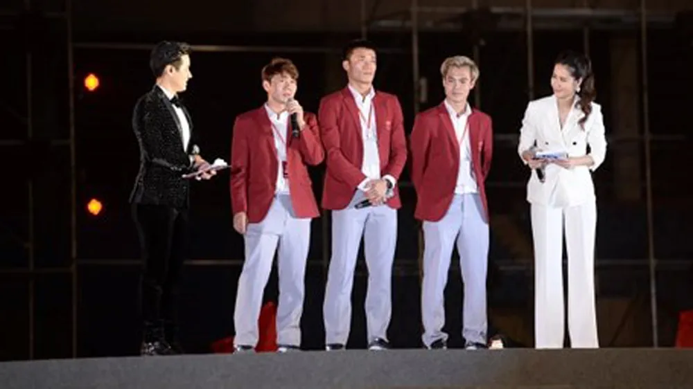 HLV Park Hang-seo: “Chúng tôi sẽ nỗ lực để giành chiến thắng ở AFF Cup“ ảnh 9