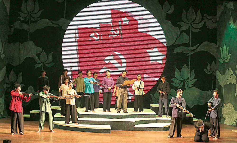 Hơn 40 năm “giữ lửa” cải lương  ảnh 2