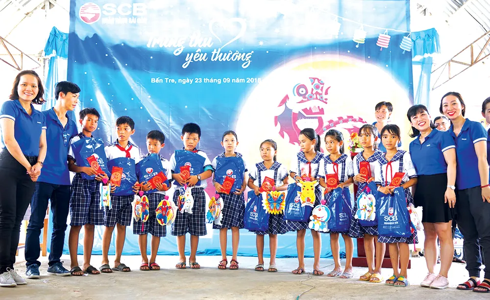 SCB cùng khách hàng mang Trung thu đến mọi miền ảnh 1