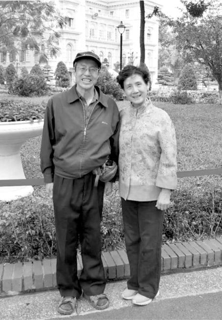 參觀胡伯伯故居河內主席府 ảnh 1