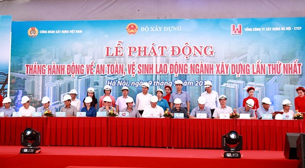 昨(18)日上午在河內市舉行了2017年第一次勞動衛生安全行動月發起儀式。