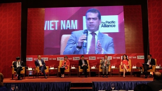 圖為駐越南的智利、哥倫比亞、墨西哥及秘魯等國大使館昨(22)日在河內市配合舉辦“在全球化背景下的太平洋與越南聯盟”研討會。（圖源：中興）